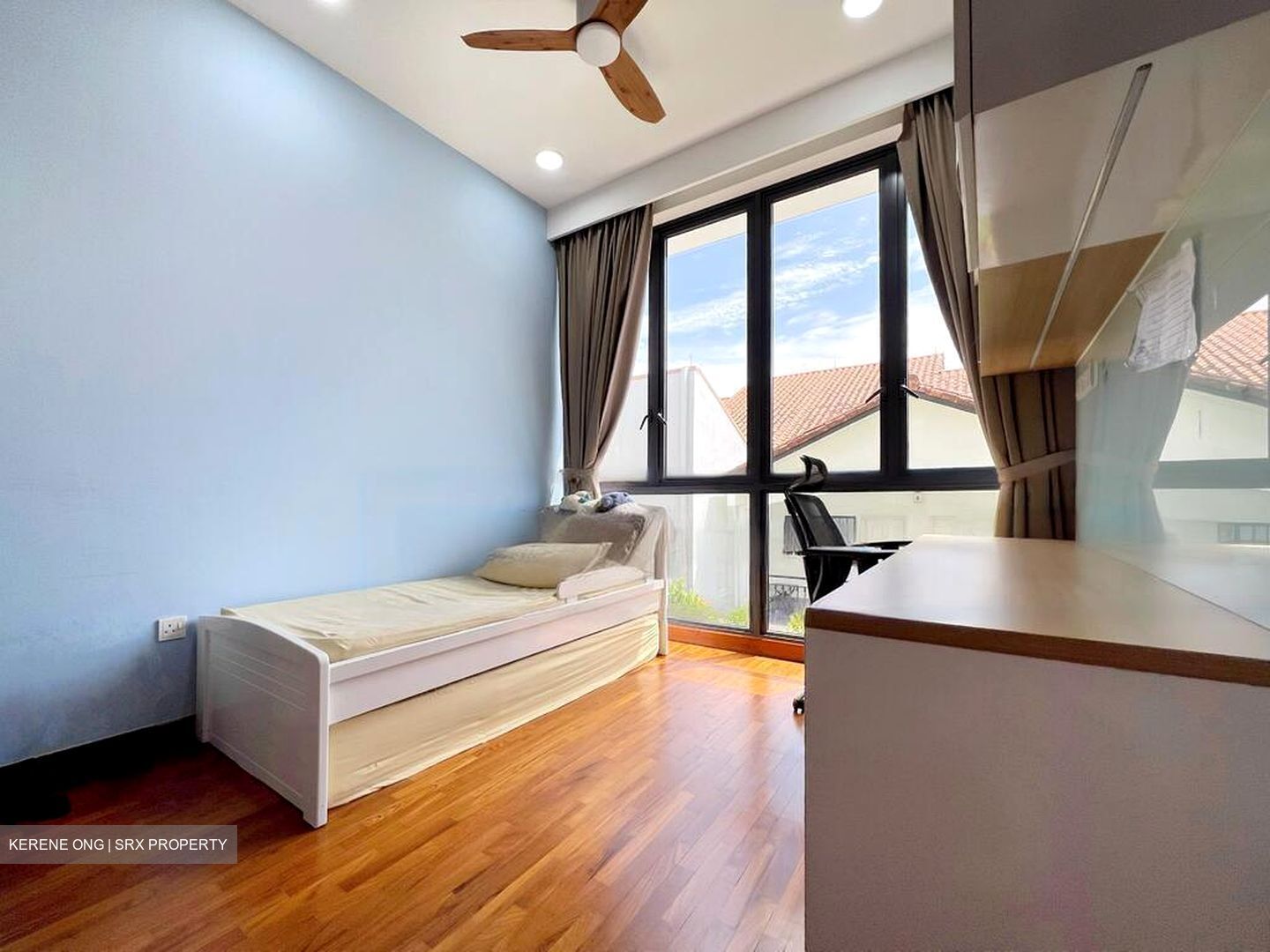 Sunrise Avenue (D28), Terrace #453273761